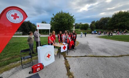 GDCKNG Nova Gradiška sudjelovao u prometno-edukativnoj akciji “Sigurno u školu s HAK-om”
